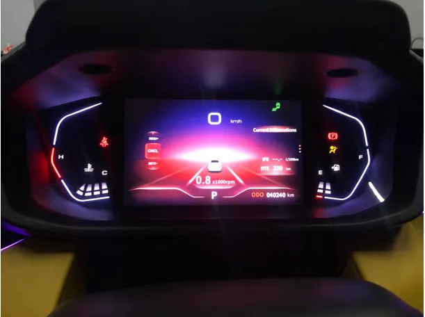 Car image 18