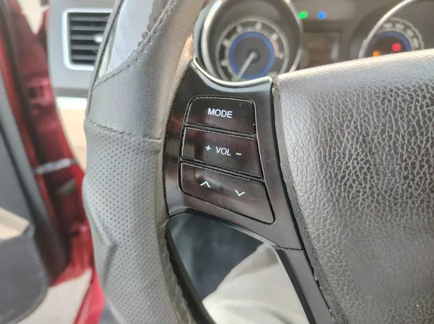 Car image 26