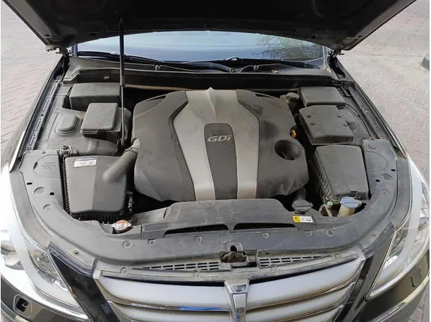 Car image 24