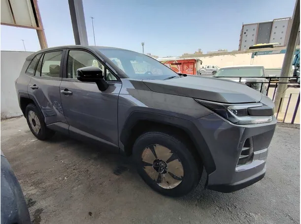 Car image 4