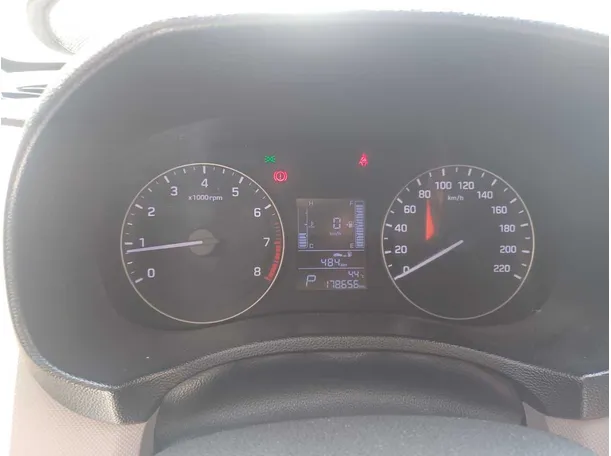 Car image 18