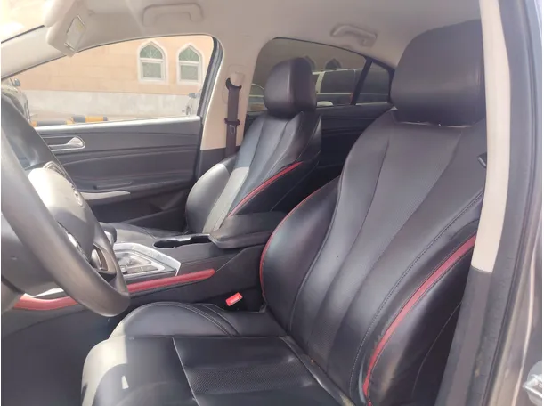 Car image 13