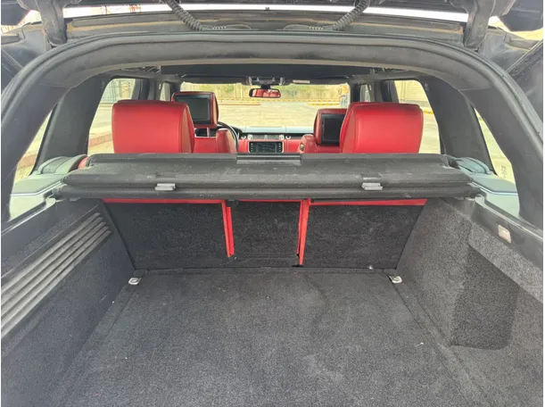 Car image 19