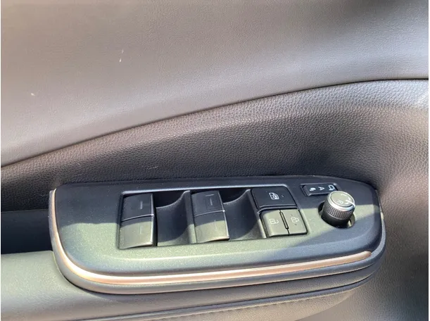 Car image 28