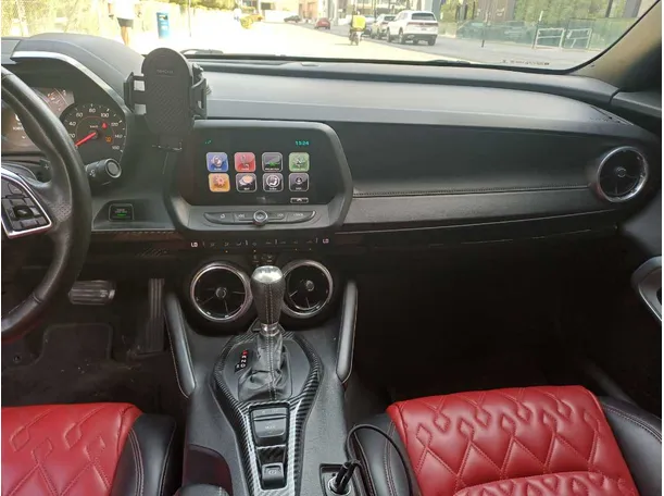 Car image 15