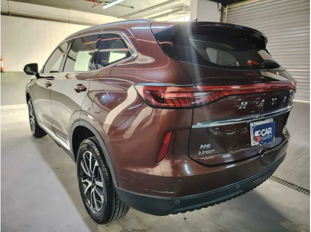 Car image 8