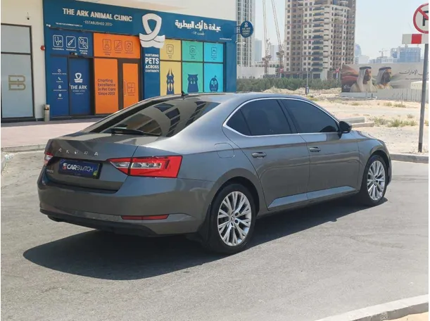 Car image 7