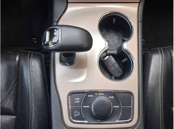 Car image 16
