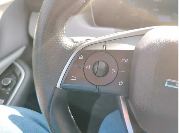 Car image 33