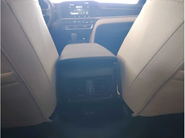 Car image 29