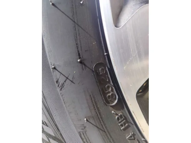 Car image 29