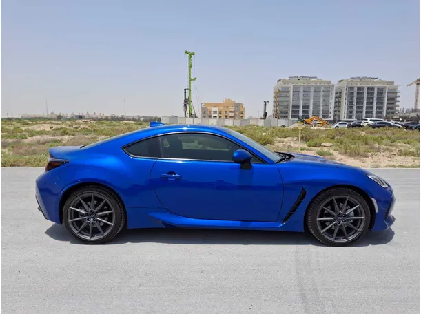Car image 8