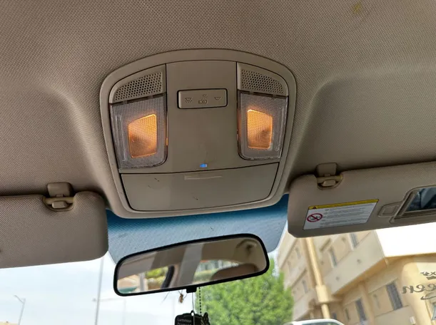 Car image 23