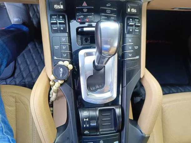 Car image 21