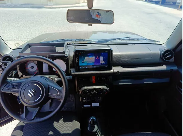 Car image 17