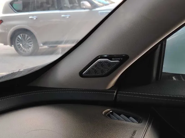 Car image 29