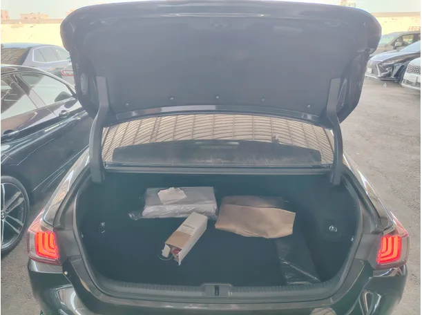 Car image 38