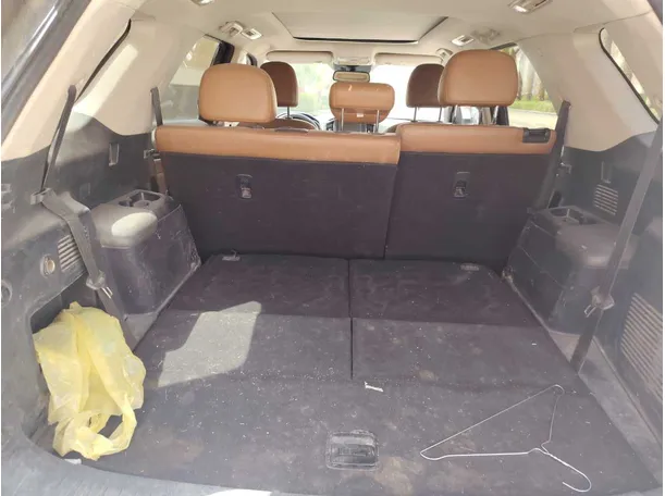 Car image 25