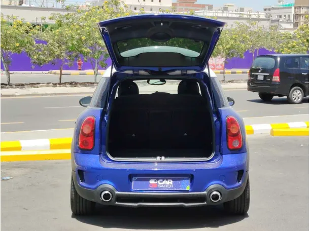 Car image 25