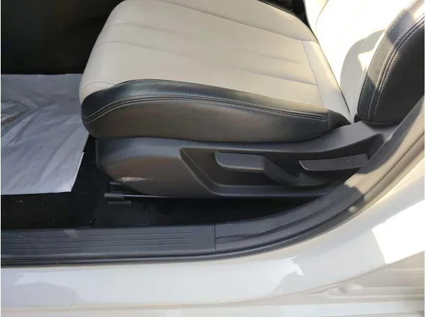 Car image 41