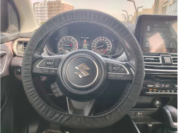 Car image 22