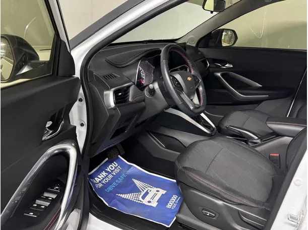 Car image 13