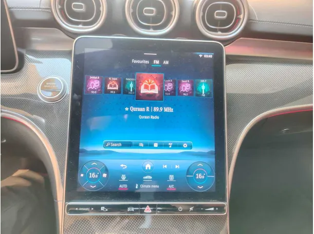 Car image 25