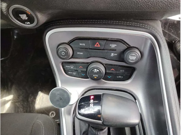 Car image 23