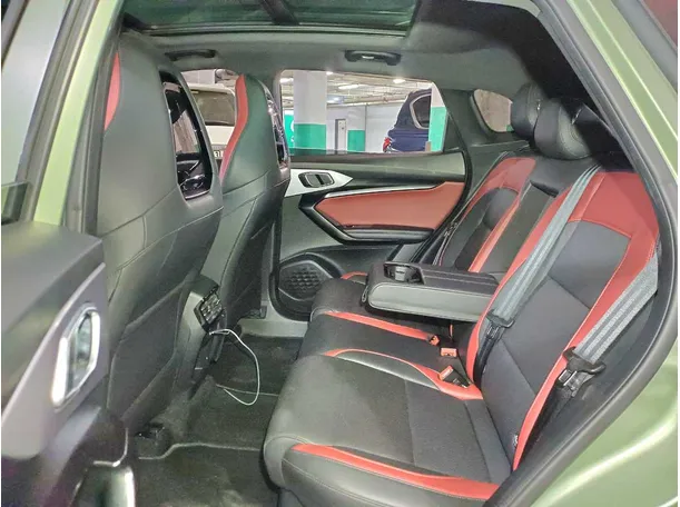 Car image 13
