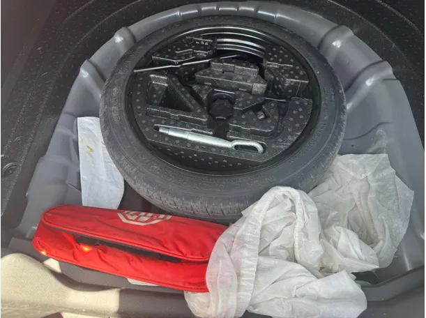 Car image 22