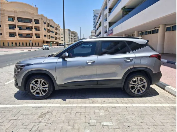 Car image 8