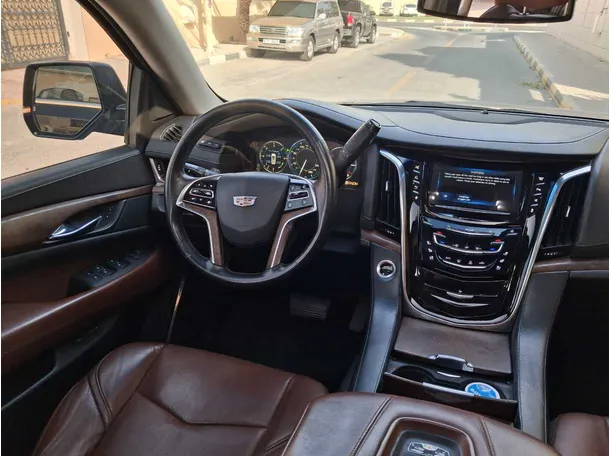Car image 17