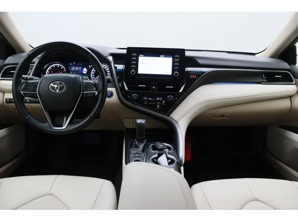 Car image 14
