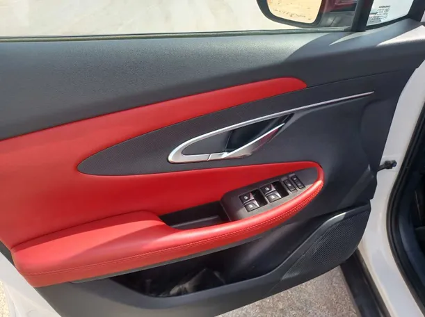 Car image 10
