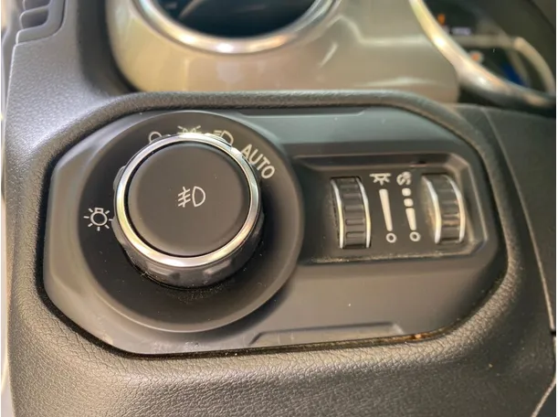 Car image 23