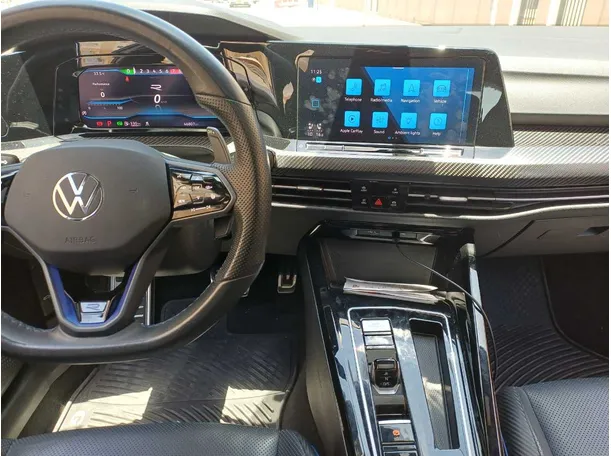 Car image 17