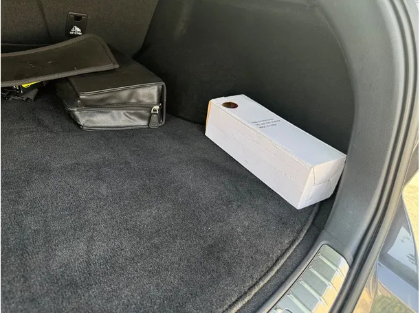 Car image 24