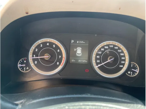 Car image 20