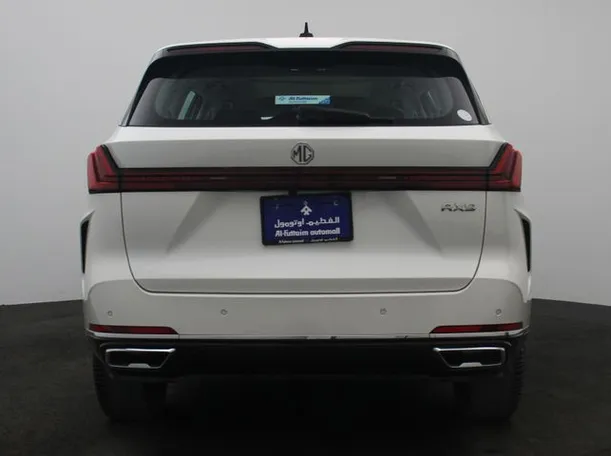 Car image 12