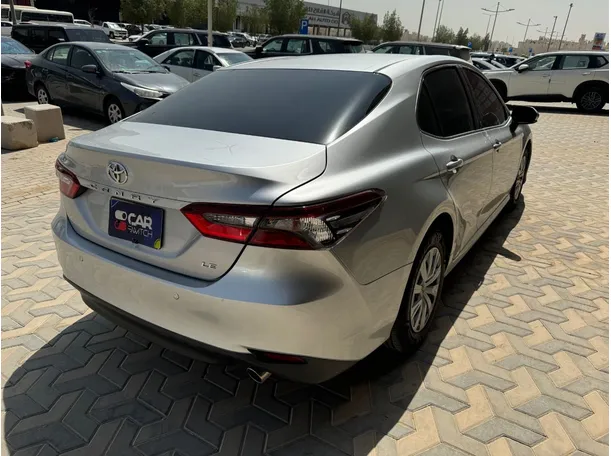 Car image 5
