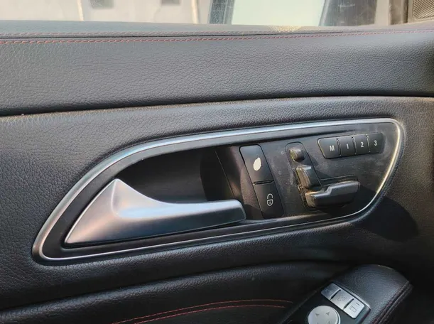 Car image 33