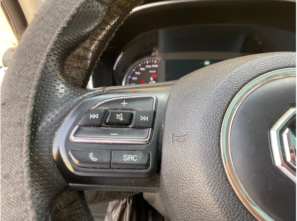 Car image 24