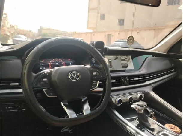 Car image 24