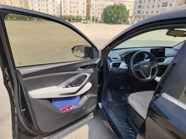 Car image 11