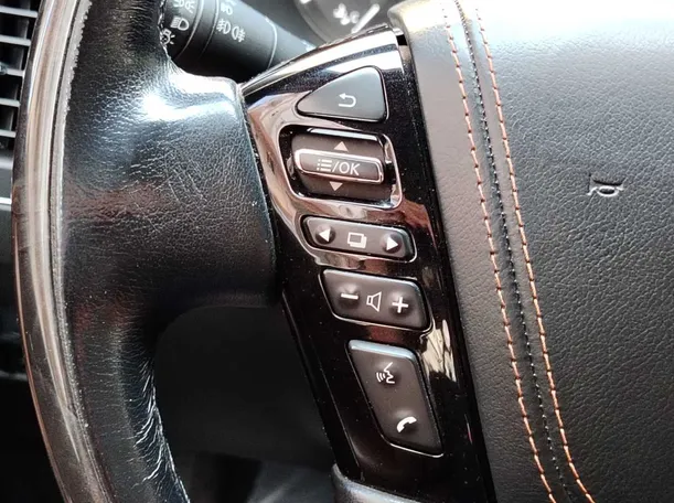 Car image 32