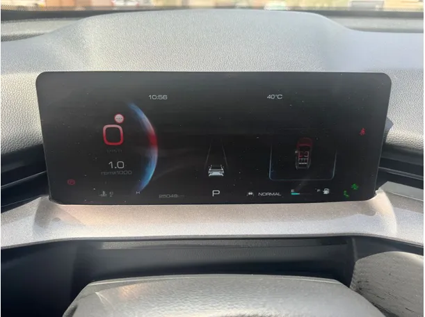Car image 18