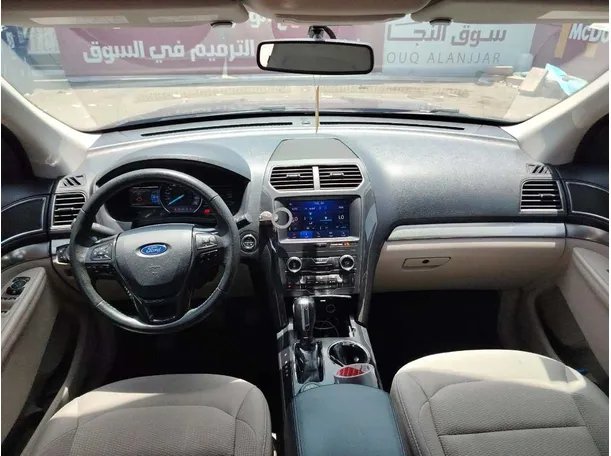 Car image 21