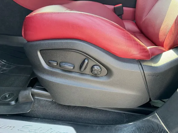 Car image 26
