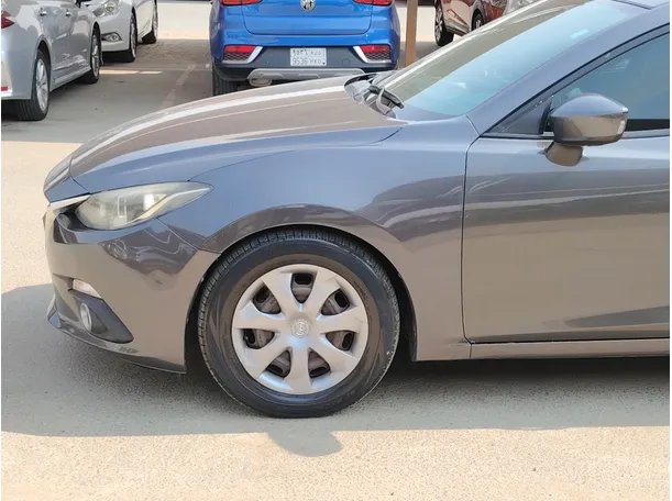 Car image 8
