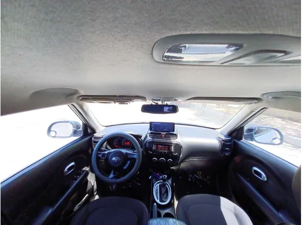 Car image 13